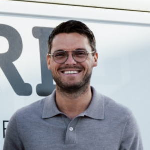 Tom heuts vermogen